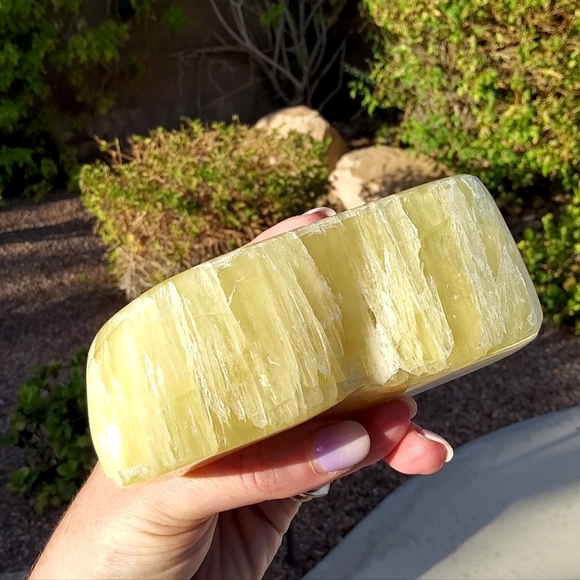 Beautiful Large Free Standing Lemon Calcite Free Form - Picture 6 of 17